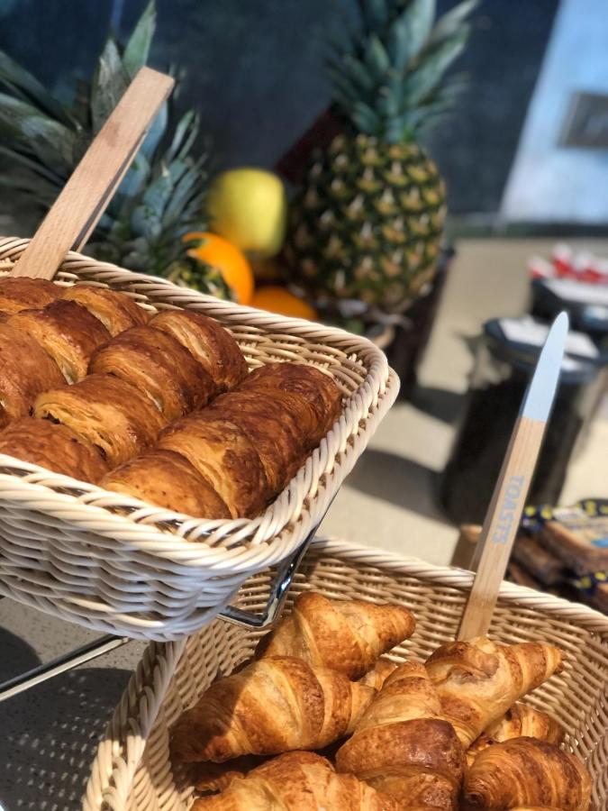 Готель Ibis Styles Clermont-Ferrand Aeroport Екстер'єр фото