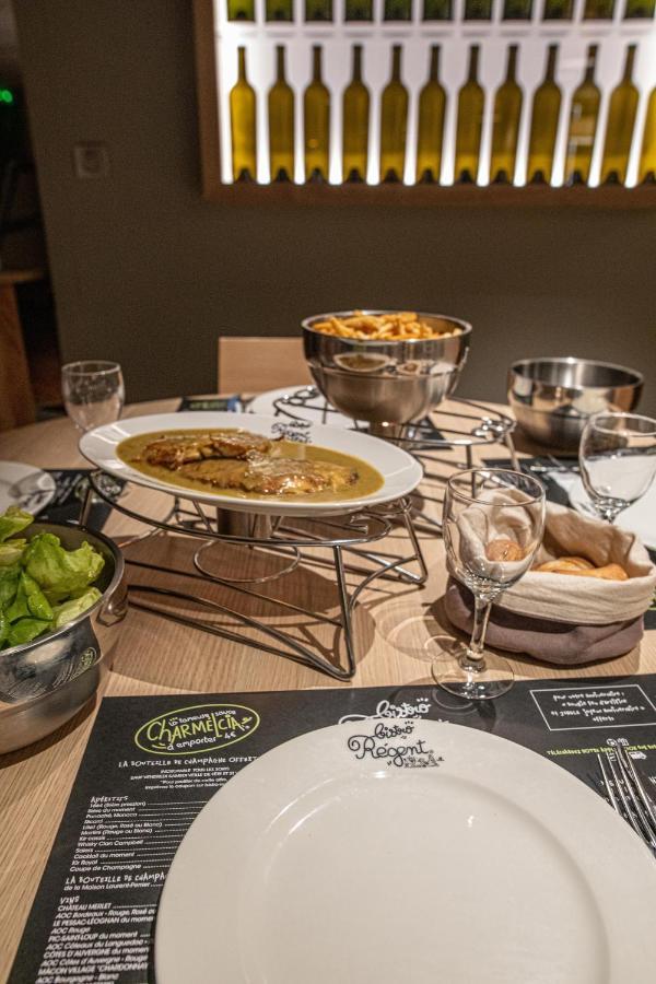 Готель Ibis Styles Clermont-Ferrand Aeroport Екстер'єр фото