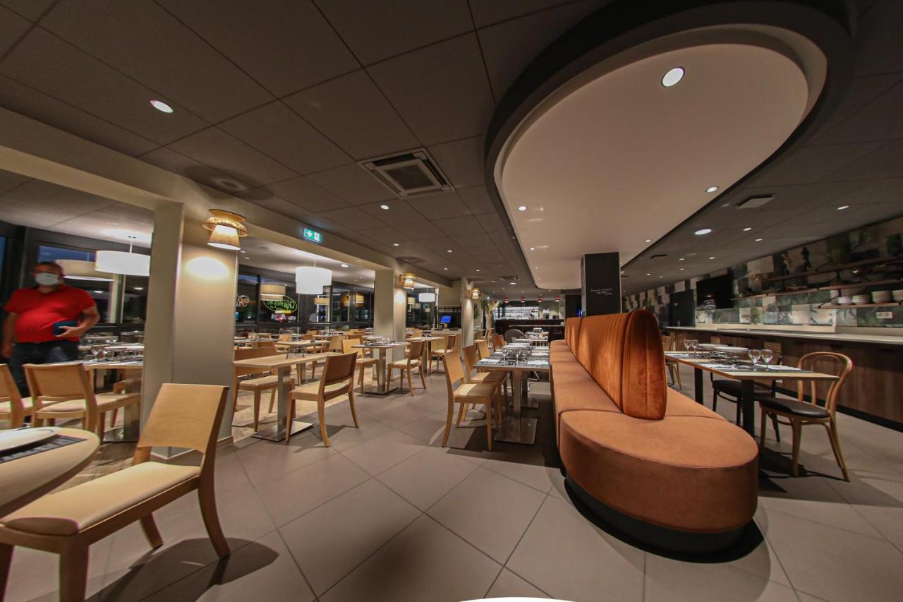 Готель Ibis Styles Clermont-Ferrand Aeroport Екстер'єр фото