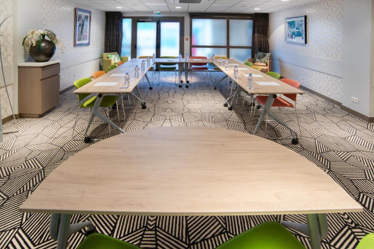 Готель Ibis Styles Clermont-Ferrand Aeroport Екстер'єр фото