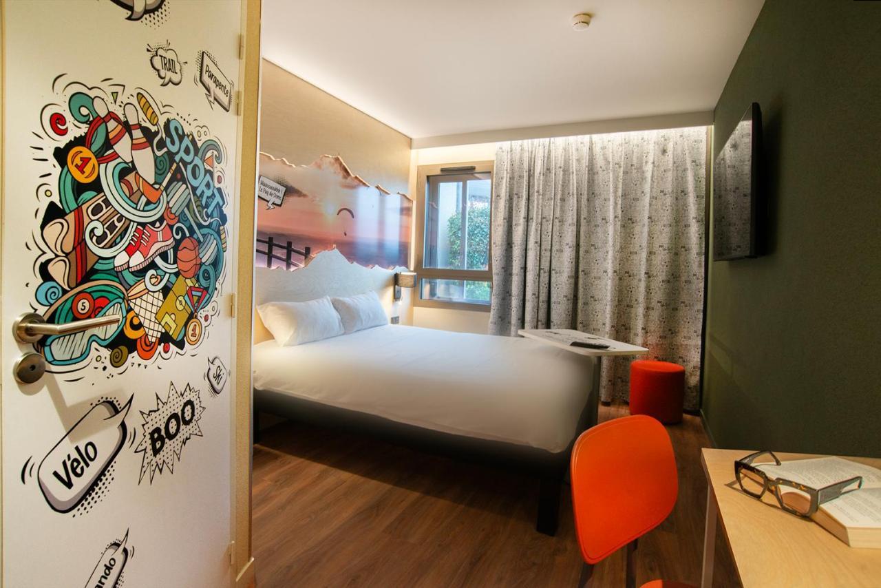Готель Ibis Styles Clermont-Ferrand Aeroport Екстер'єр фото