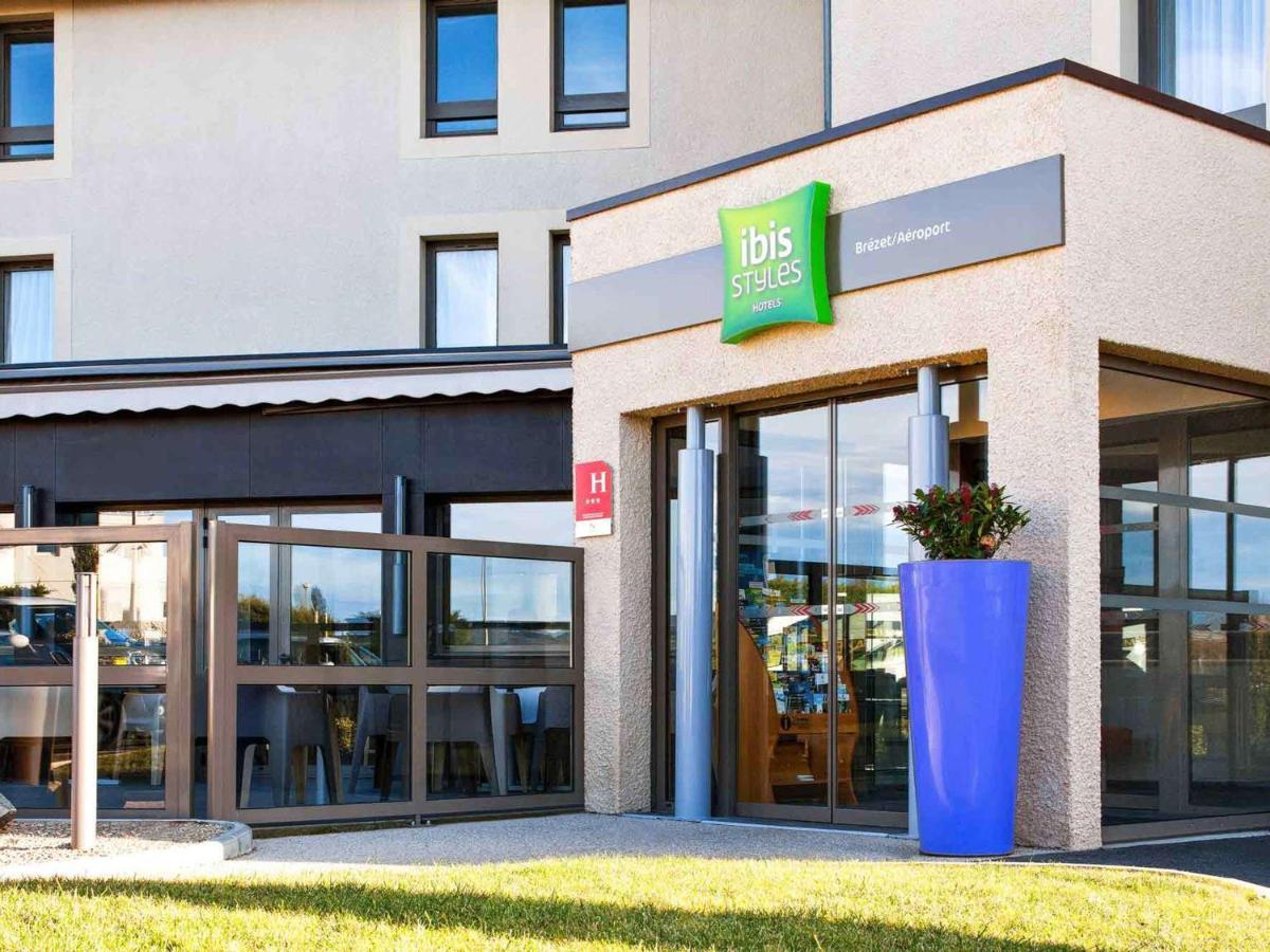 Готель Ibis Styles Clermont-Ferrand Aeroport Екстер'єр фото