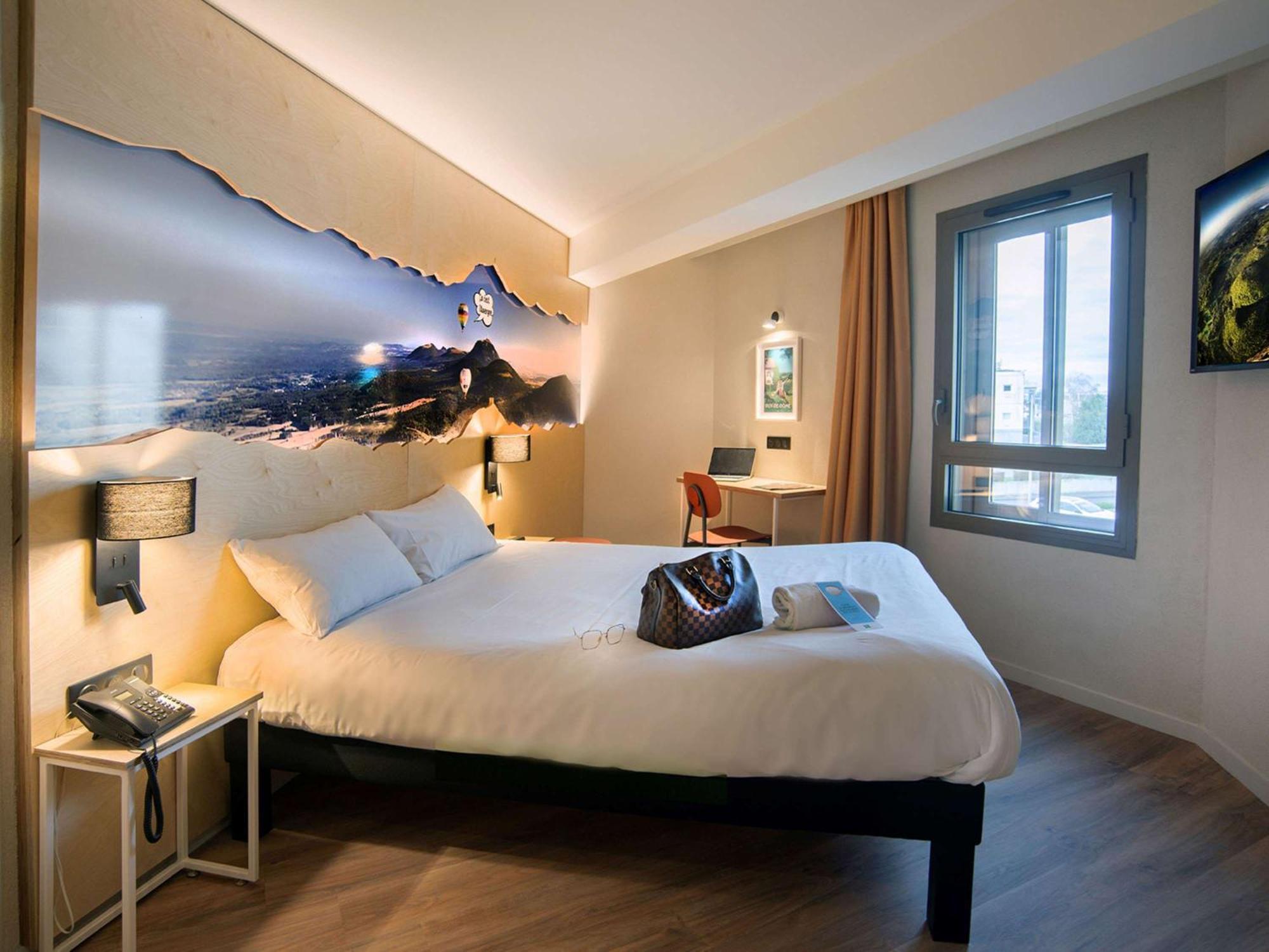 Готель Ibis Styles Clermont-Ferrand Aeroport Екстер'єр фото